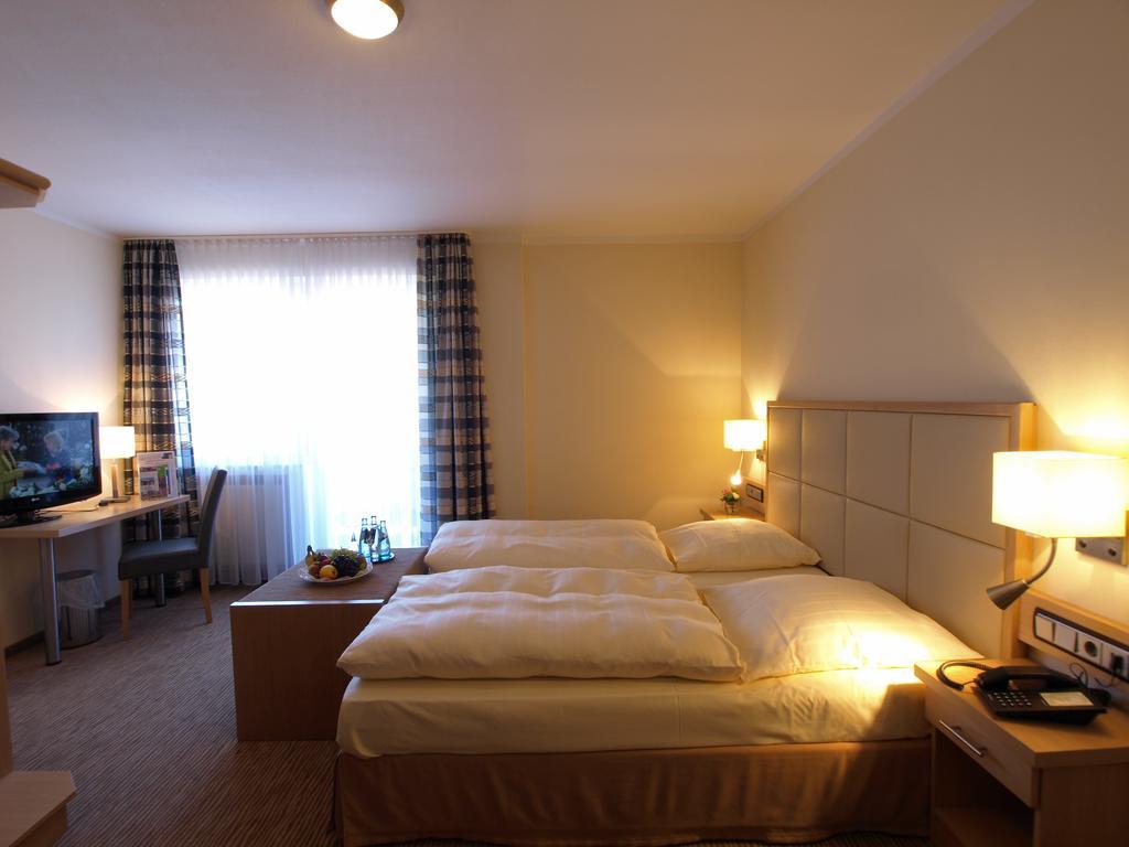 Hotel Landhaus Silbertanne Ротенбург-на-Фульде Экстерьер фото