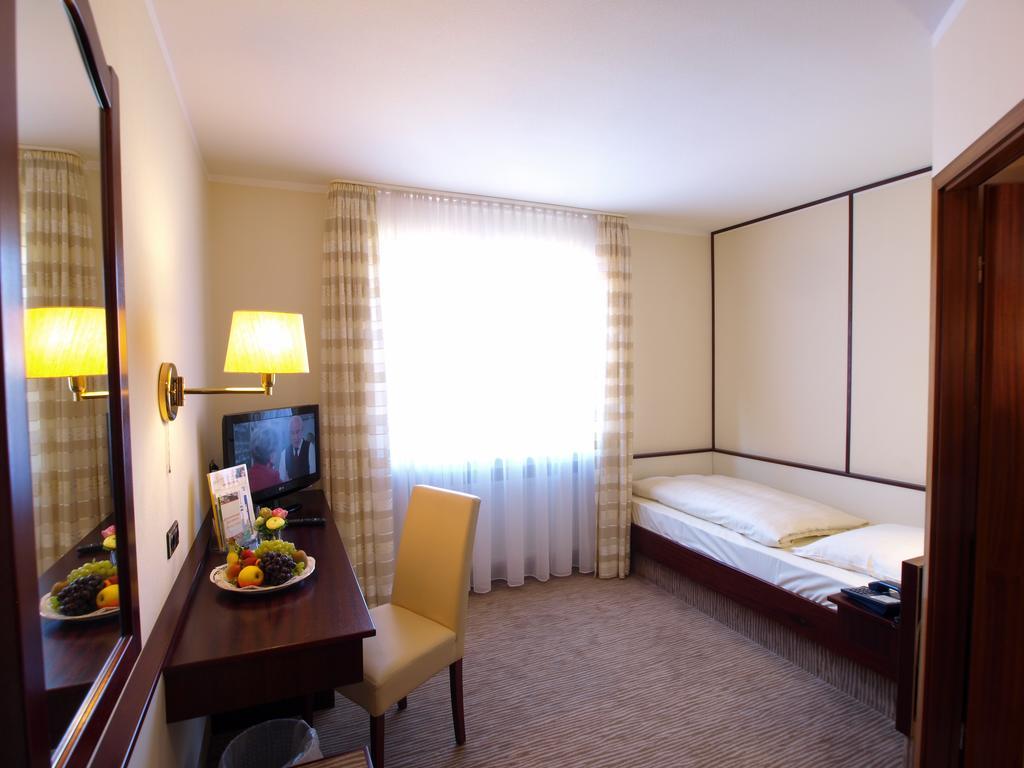 Hotel Landhaus Silbertanne Ротенбург-на-Фульде Экстерьер фото