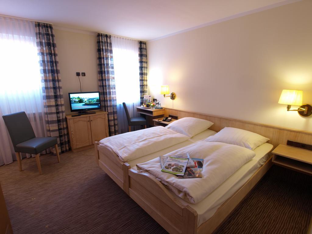 Hotel Landhaus Silbertanne Ротенбург-на-Фульде Экстерьер фото