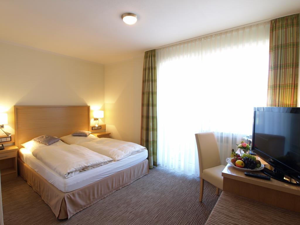 Hotel Landhaus Silbertanne Ротенбург-на-Фульде Экстерьер фото