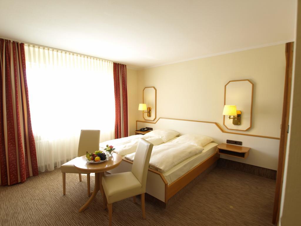 Hotel Landhaus Silbertanne Ротенбург-на-Фульде Экстерьер фото