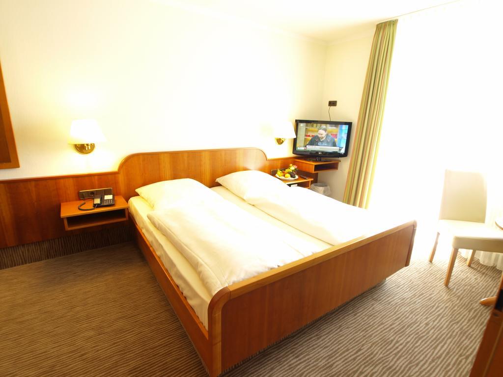 Hotel Landhaus Silbertanne Ротенбург-на-Фульде Экстерьер фото